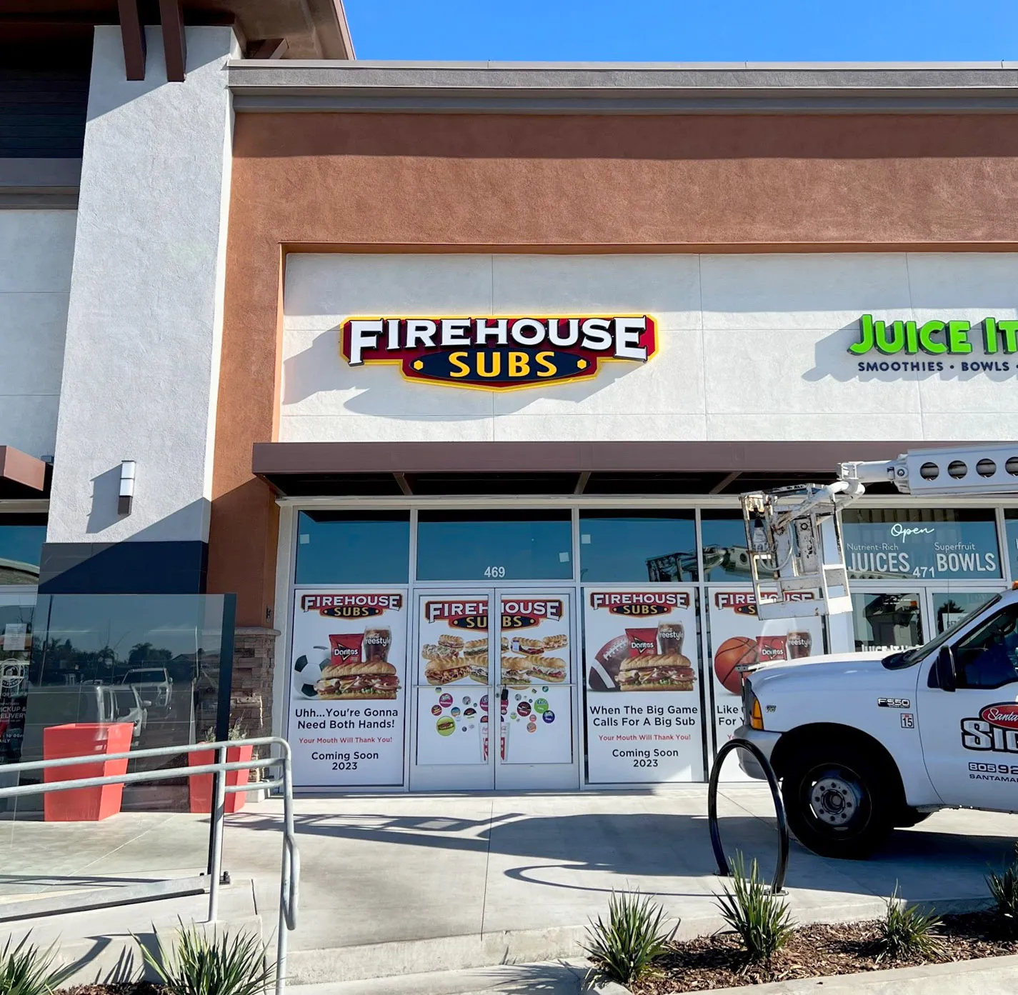 Channel letters on storefront