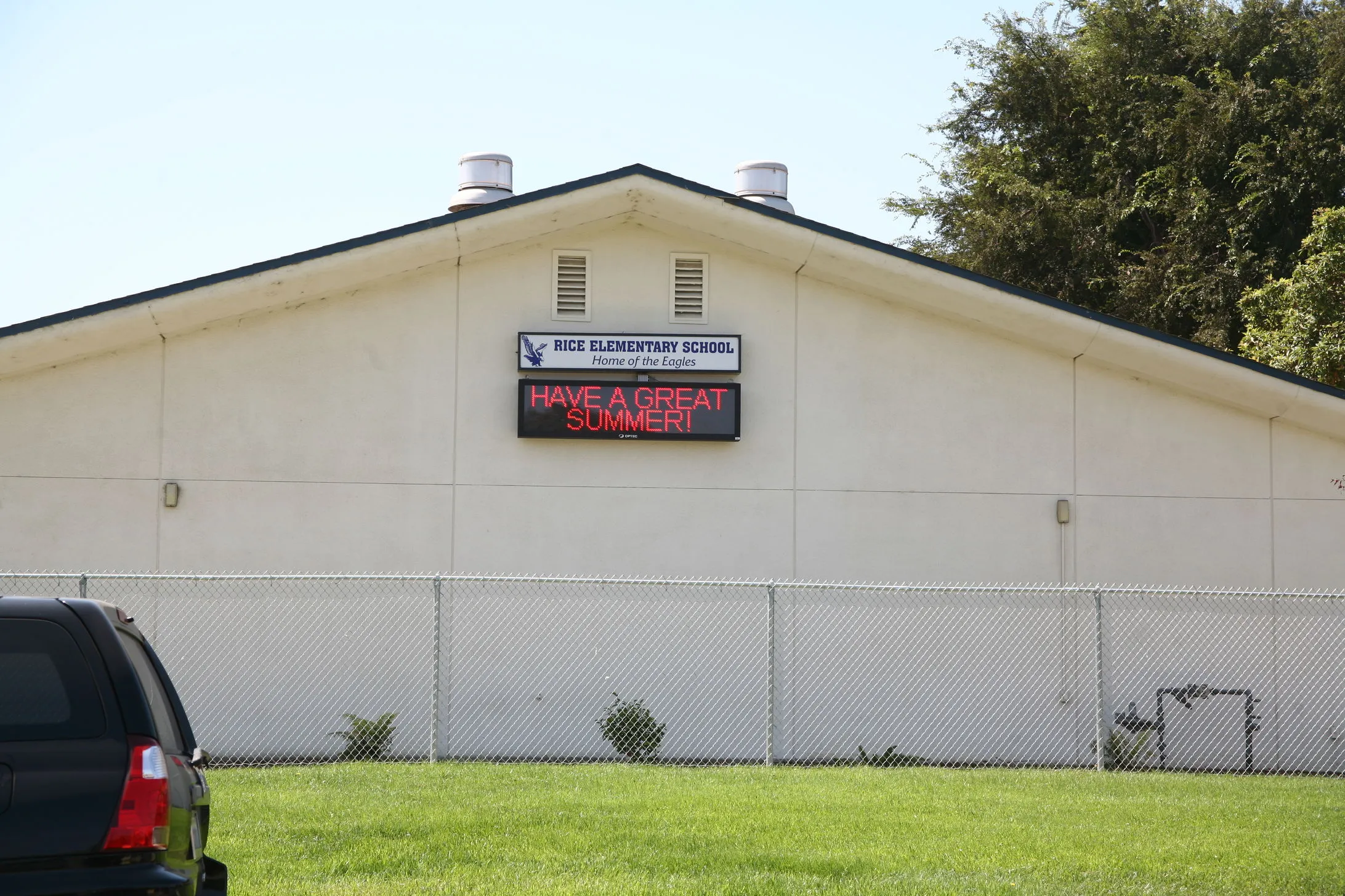 Electronic message center sign